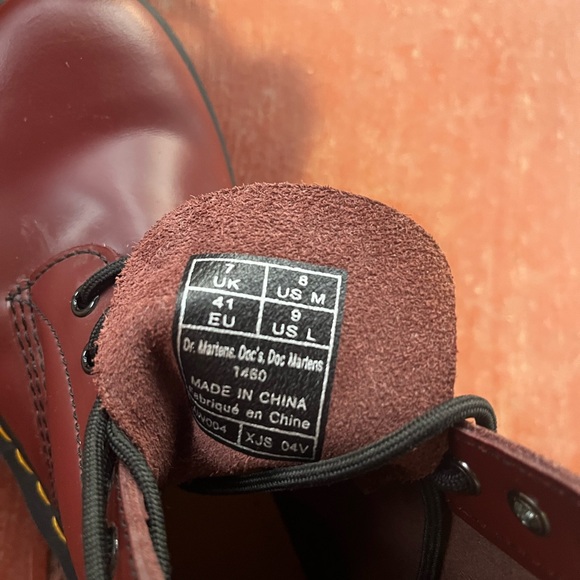 Dr. Martens Men's Burgundy Boots - Picture 4 of 5